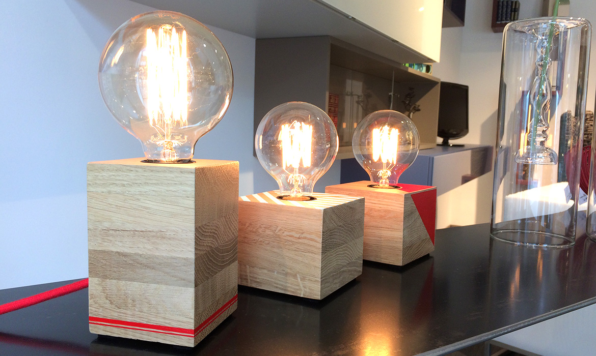 Lampe avec ampoule design